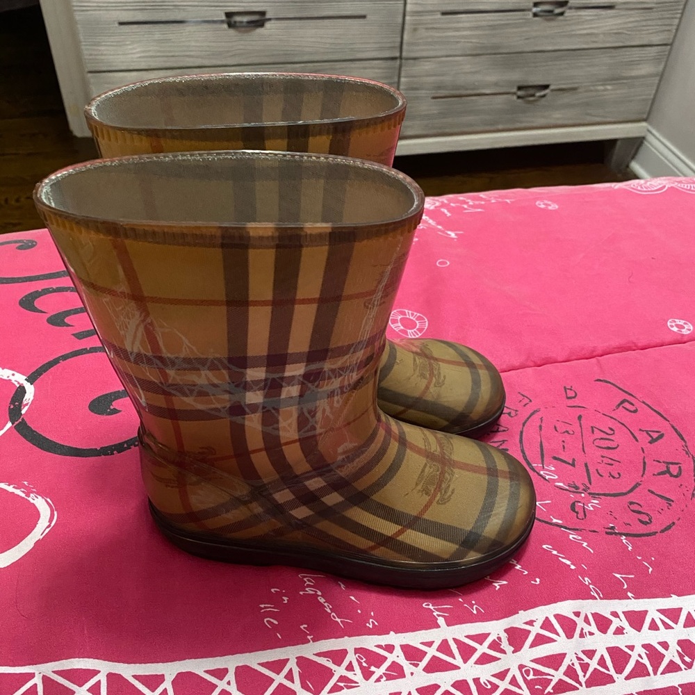 Kids Burberry rain boots